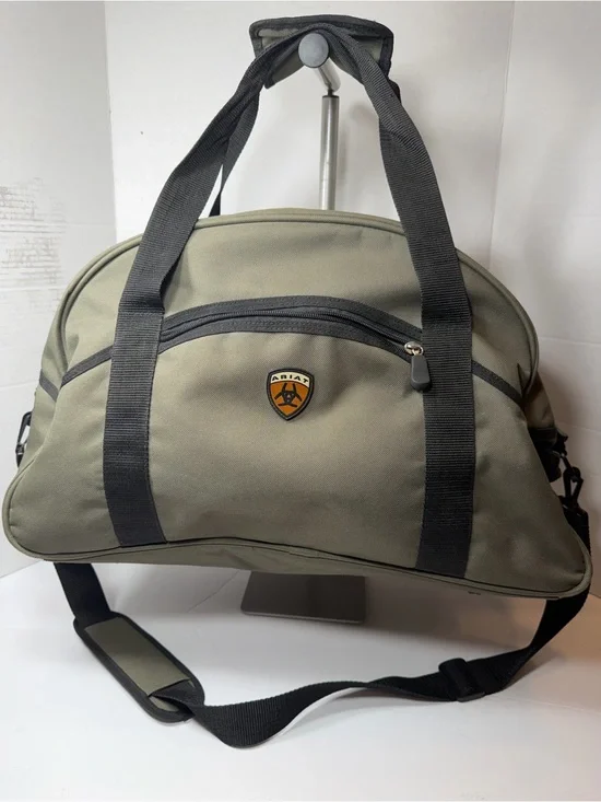 Ariat Olive Green Duffel Bag for Men comes with strap