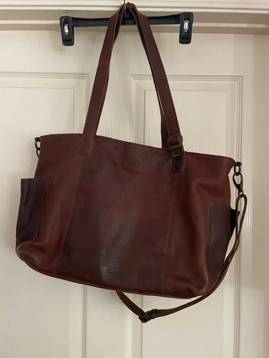Duluth Trading Co Lifetime Leather Travel Duffle Bag Brown with Shoulder Strap