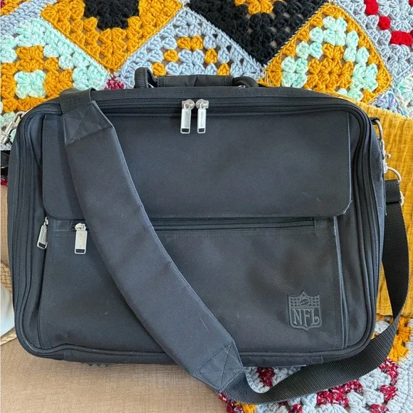 NFL Branded Large Black Laptop Travel Business Carry on Multi Compartment Bag