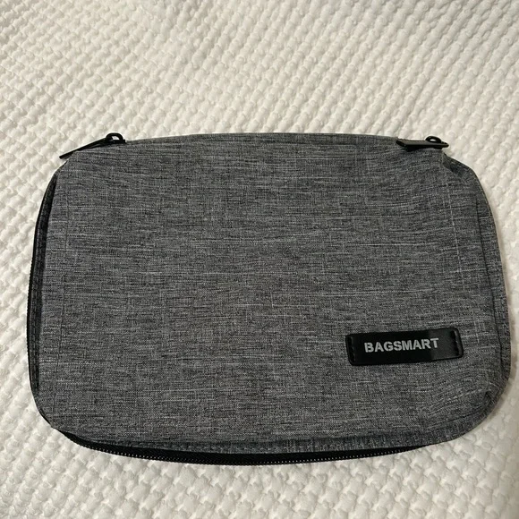 Bahamas’s Gray Tech Bag
