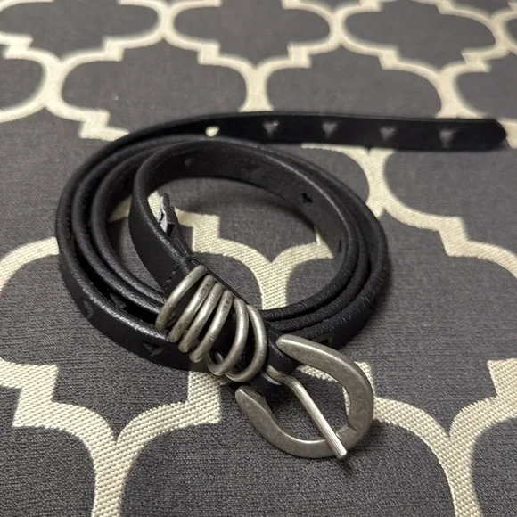 Free People“ Love Language” Skinny Belt