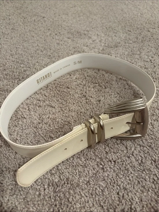 Vintage Gitanos Cream Leather Belt with Silver Buckle size S/M