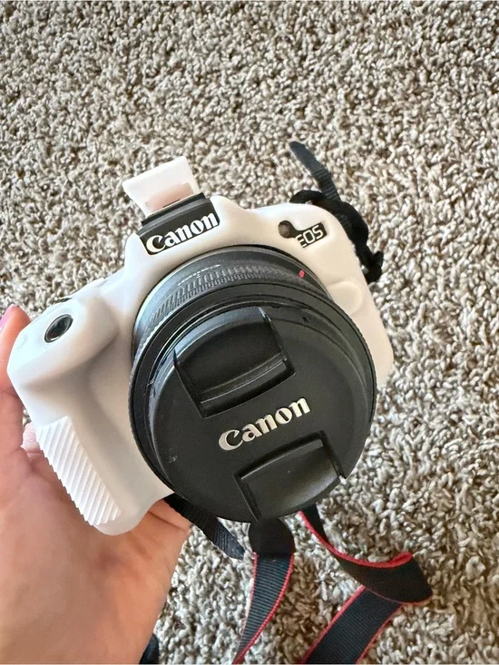 Canon EOS R50