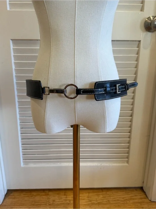 Black leather belt with silver ring buckle