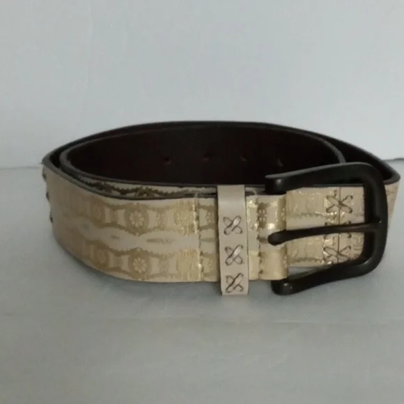 Genuine Leather Belt  Cream and Gold Design Size S Preowned
