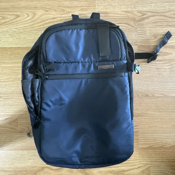 Duchamp London Getaway Expandable Travel Backpack Suitcase Carry-On Blue Broken