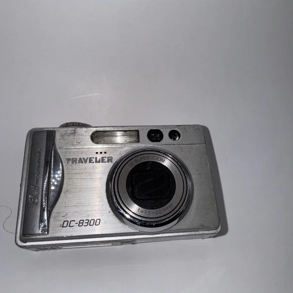Traveler Digital Camera DC-8300 untested