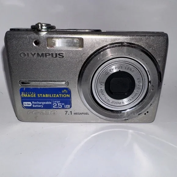 Olympus FE-230 Digital Camera 7.1 MP Point Shoot Silver 3x Zoom LCD As Is
