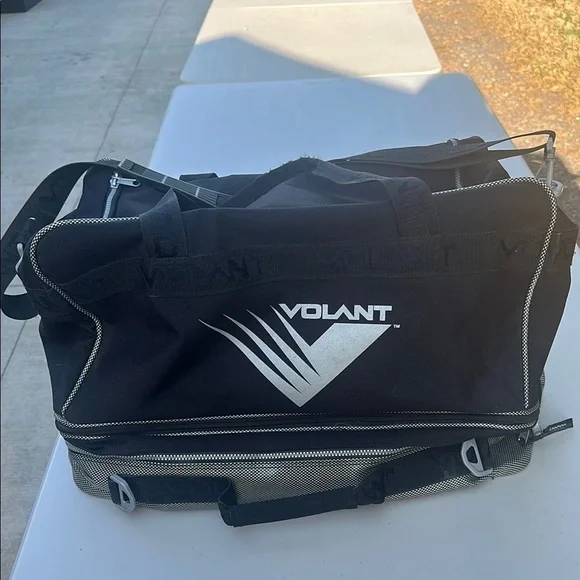 Volant Ski Bags 2in1, Adjustable Shoulder Strap, Black Connected with zipper