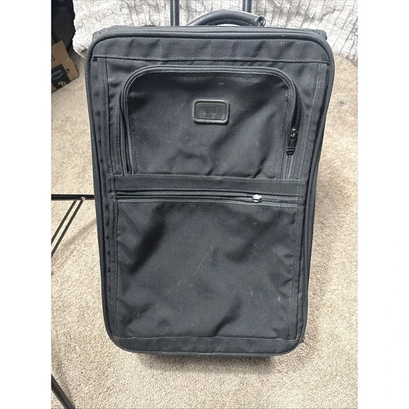TUMI Suitcase Alpha 22