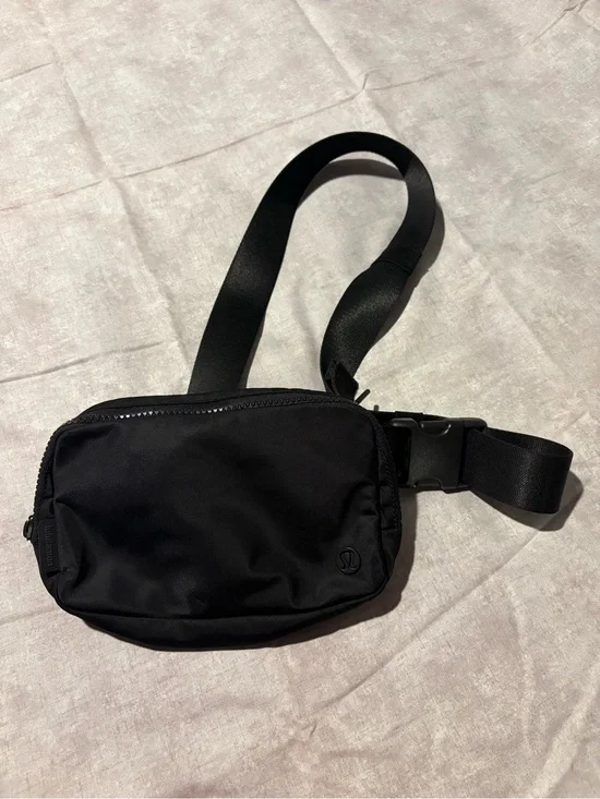 lululemon athletica Black womens Belt Bag