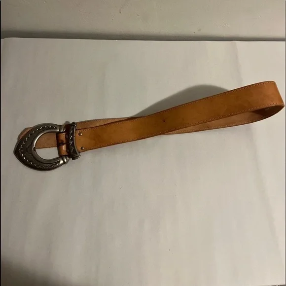 Vintage ACCESSORIES By PEARL Tan Leather Belt Metal Southwest Buckle Medium USA