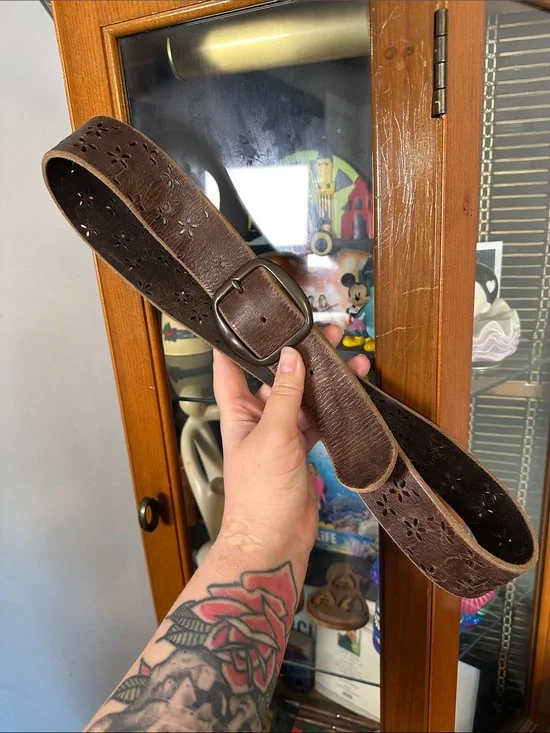 Women’s brown leather belt size large
