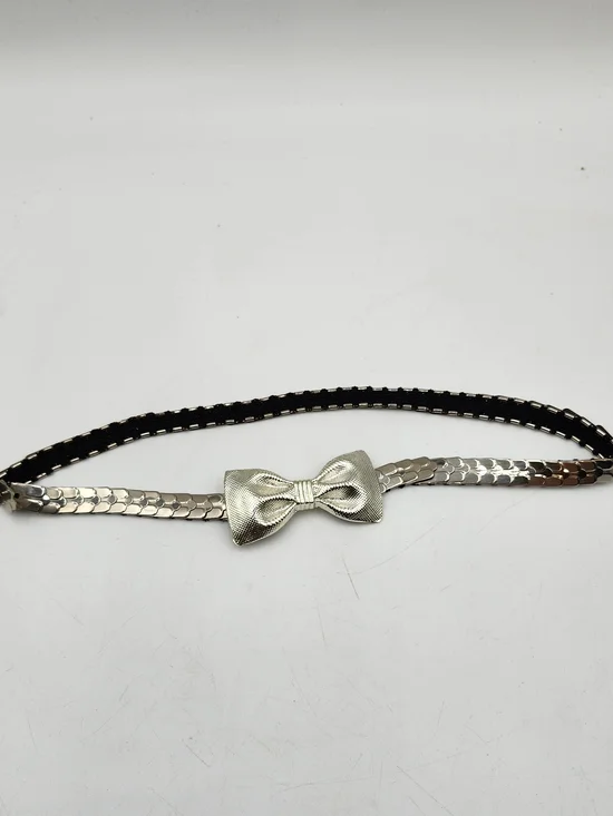 EUC Vintage 80s Silver Tone Stretch Fish Scale Belt Bow Buckle Fem Rock