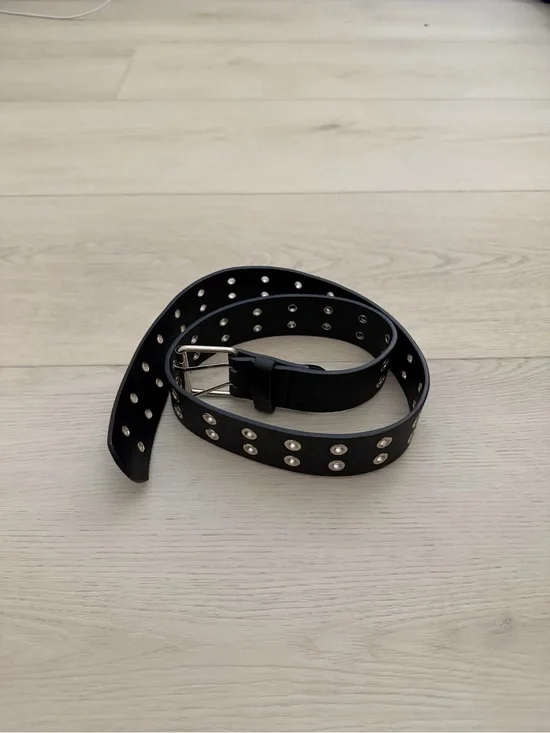 Brandy Melville black/silver belt
