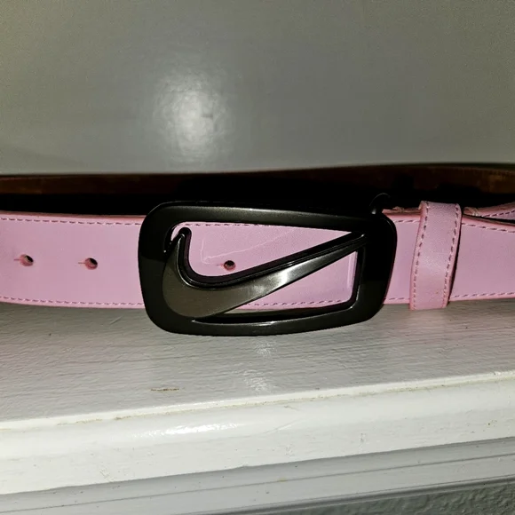 Nike Golf Belt Womens Size 32 Pink Leather Grip Tech Silver Tone Swoosh Buckle