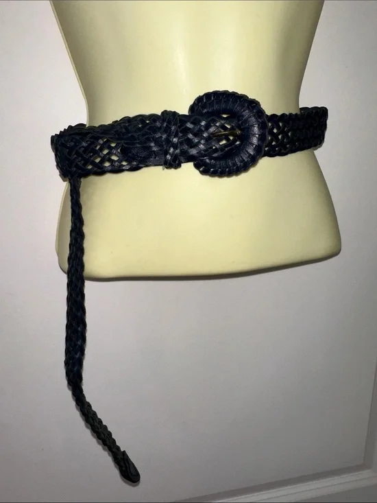 NWOT Vintage‎ Dark Navy Woven Leather Round-Buckle Belt