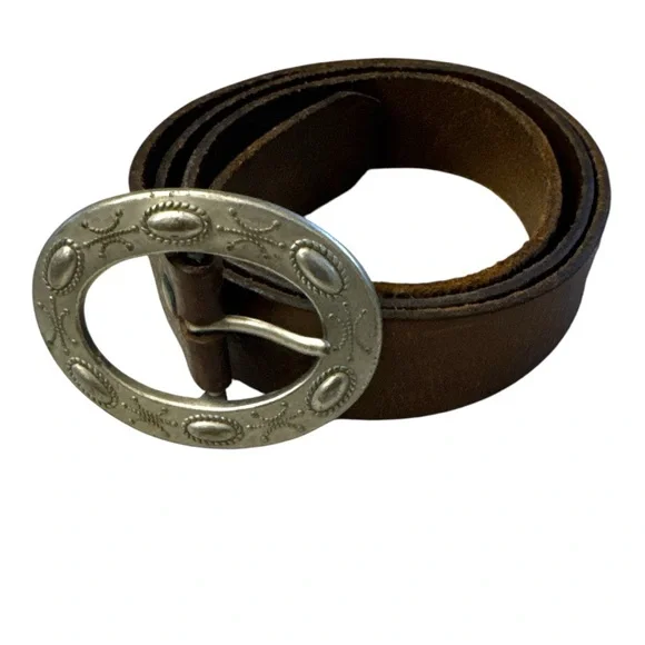 GAP Women’s Vintage Brown Leather Belt with Silver‎ Conch Buckle Size L