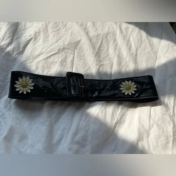 1990s Cottage Flower Power Daisy Belts