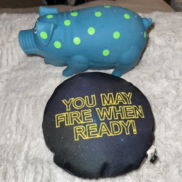 Dog Toys Large Latex Pig that Grunts And‎ 1 Star Wars Squeekie  5045
