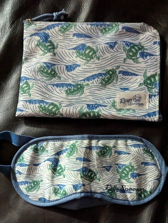 Reyn Spooner Turtle Wave Print Pouch & Mask Set - Blue & Green