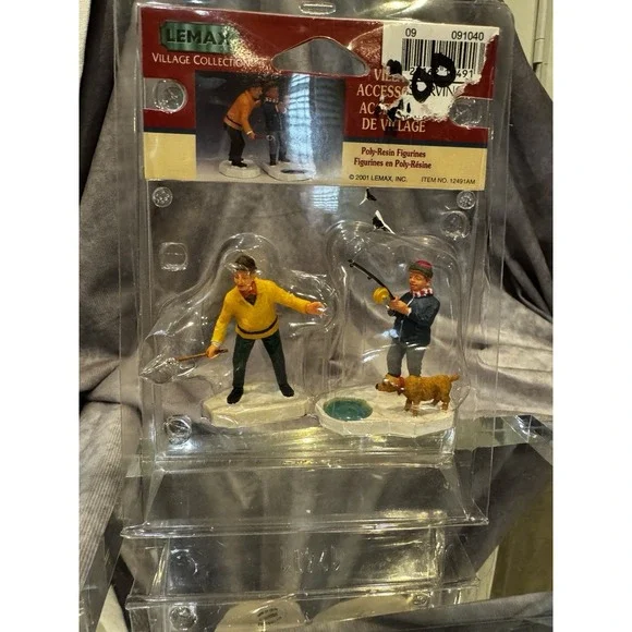 LEMAX Village Collection Men‎  Fishing Dog  2 PC Figurine 2001-Vintage NEW