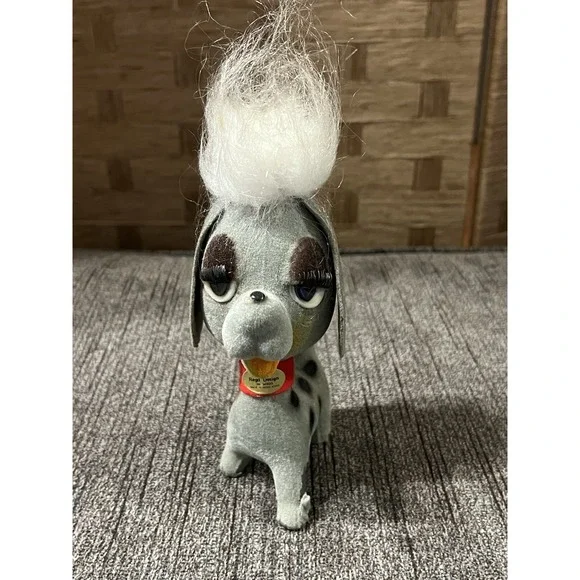 Regd Designs Vtg Flocked Dog w/ Attitude! Velvet Gray w/ Spots Very‎ Good Cond!