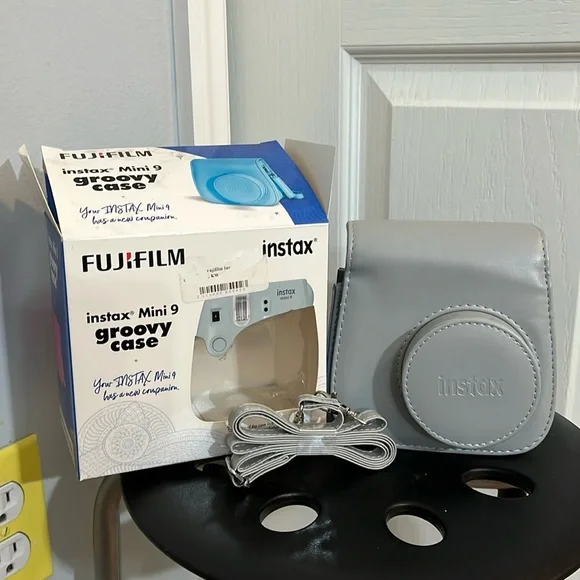 Fujifilm Instax Mini 9 Groovy Case – Gray – New in Box