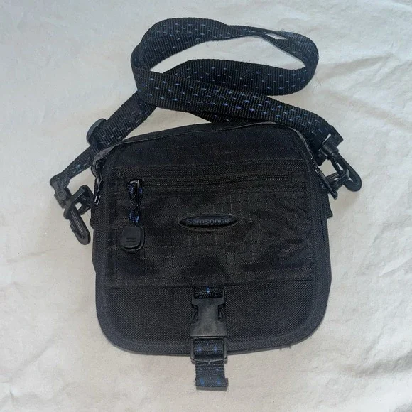 Samsonite Small Black Padded Camera Bag Case Strap‎ & Several Compartments