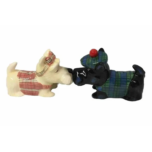 Westland Kissing 2006 Scottish Terrier Dog Magnetic Salt & Pepper Shakers