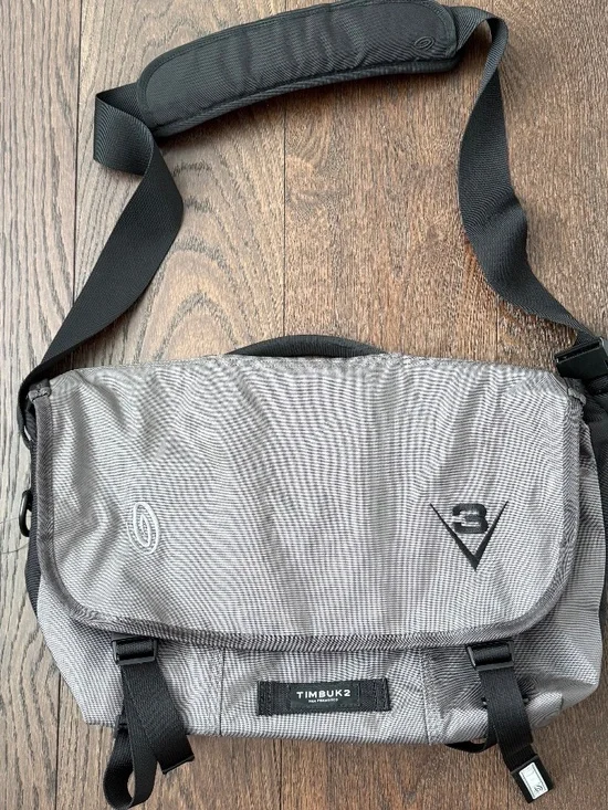 Disney Pixar Cars 3 Cast & Crew Limited Edition Timbuk2 Messenger Laptop Bag