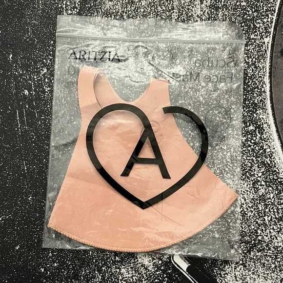 NEW Aritzia Mask