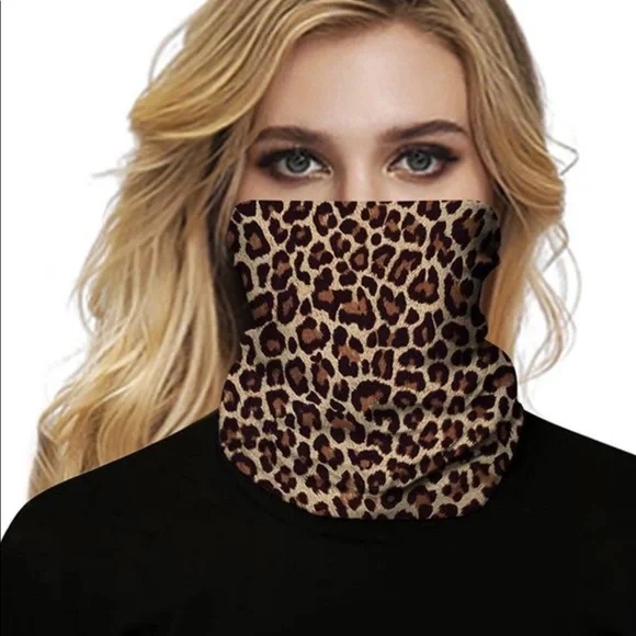 Women's  Face Mask Gaiter Filter NWT