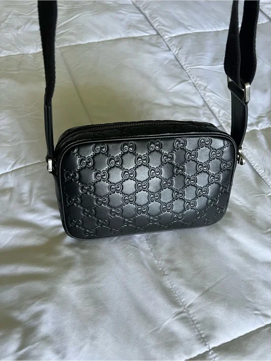 Gucci leather crossbody perfect condition