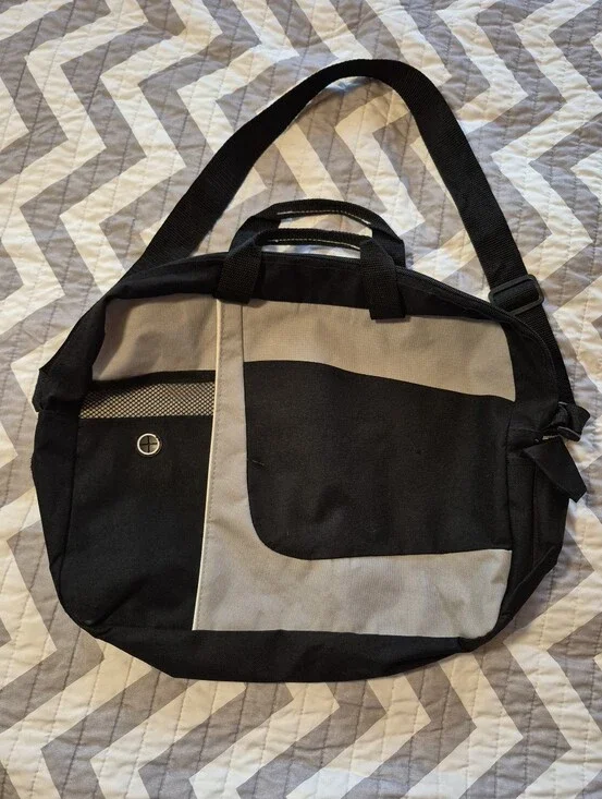 ❤️‍🔥 Leeds Messenger Small Carry On Travel Bag
