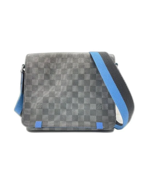 Louis Vuitton Messenger Bag District