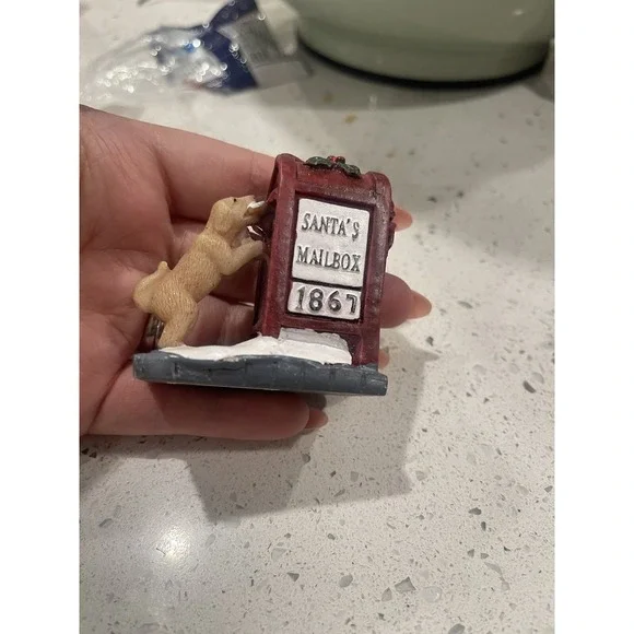 Christmas‎ Puppy Dog Figurine