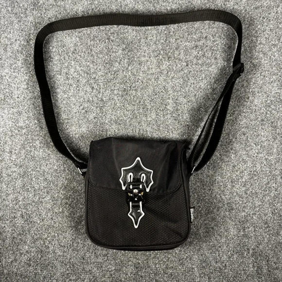 Trapstar Irongate T Crossbody Bag Black Metal Latch Messenger Shoulder