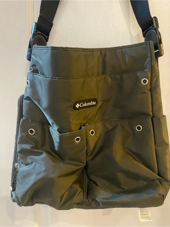 Columbia Olive Green Crossbody Utility Bag
