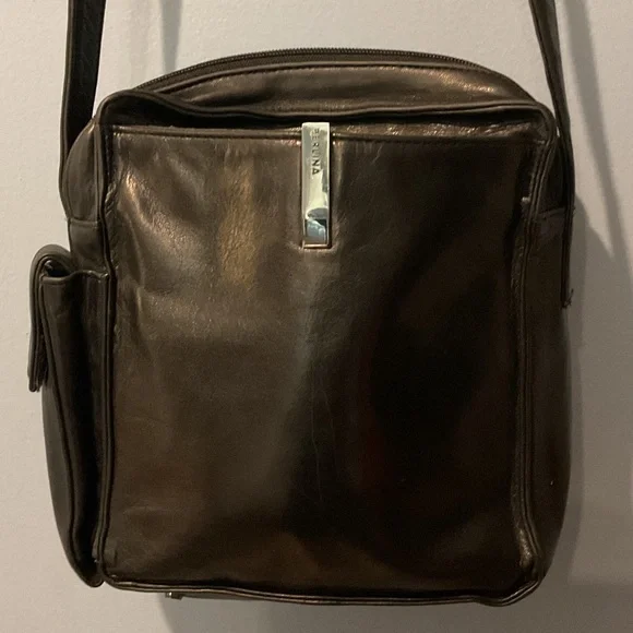 Perlina blackLeather Messenger Bag