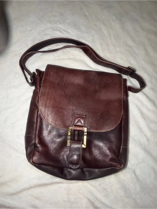 LM Brown Leather Messenger Bag with Buckle Detail