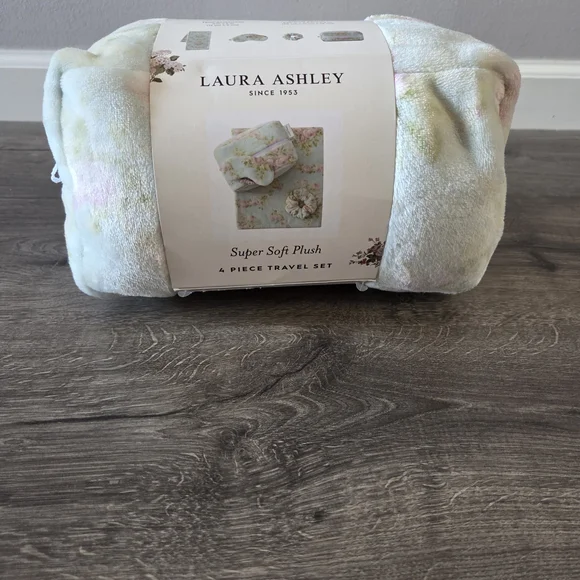Laura Ashley Floral Plush Travel Set - NEW