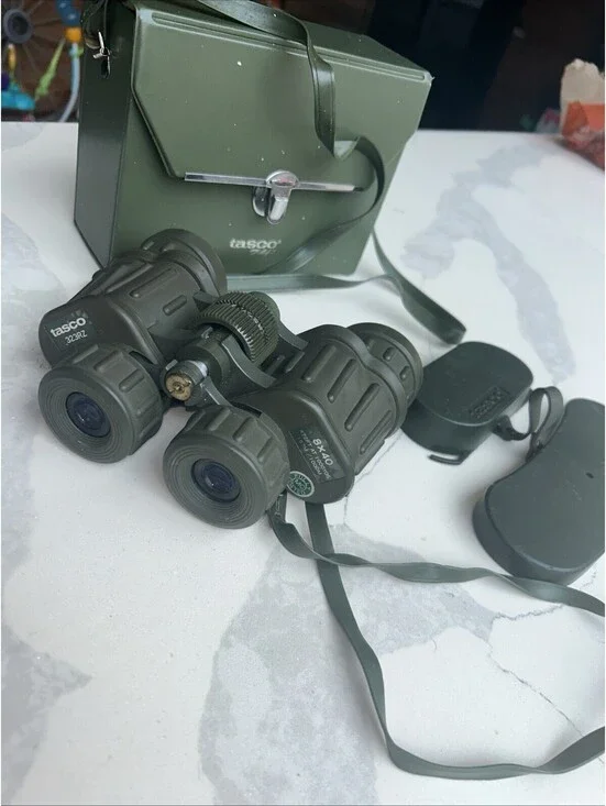 Tasco military-style binoculars 323 RZ 8x40 Army Greeen W carrying case. GOOD!!
