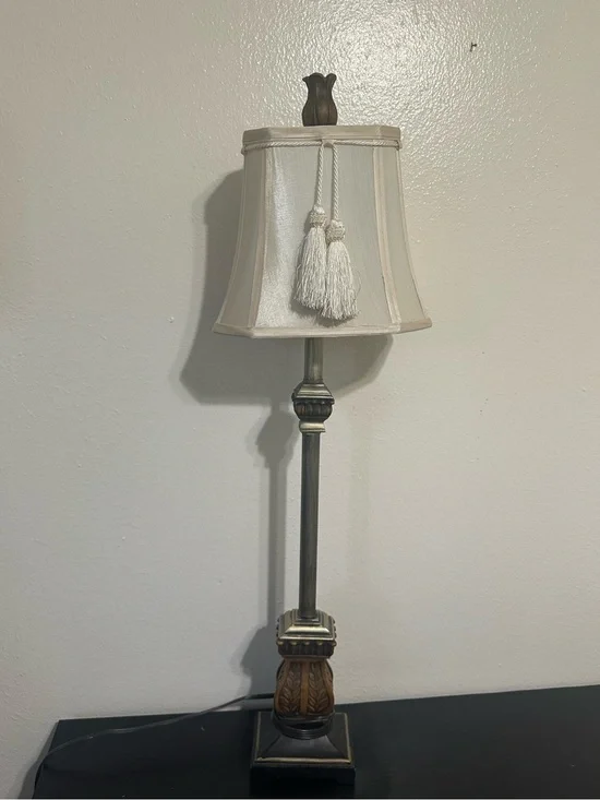 Vintage 2015 Tulip Flower Lamp