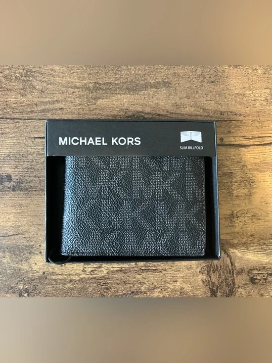 Micheal kors wallet