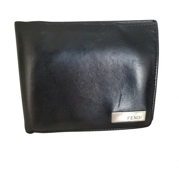 Fendi Mens Black Leather Bifold Wallet Silver Logo Plaque 2270-31011-008 Italy