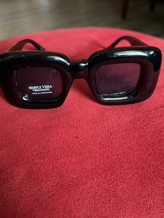 Simply Vera Vera Wang Glossy Black Square Sunglasses