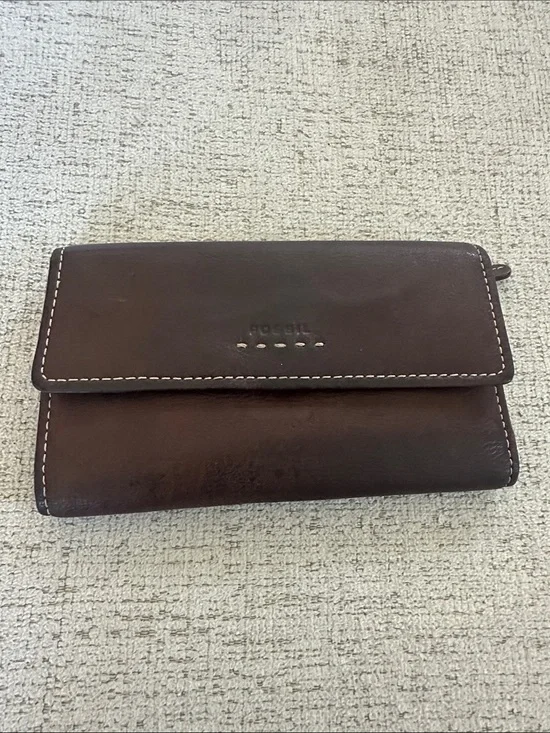 Fossil Vintage Dark Brown Leather Clutch Wallet Contrast Stiching