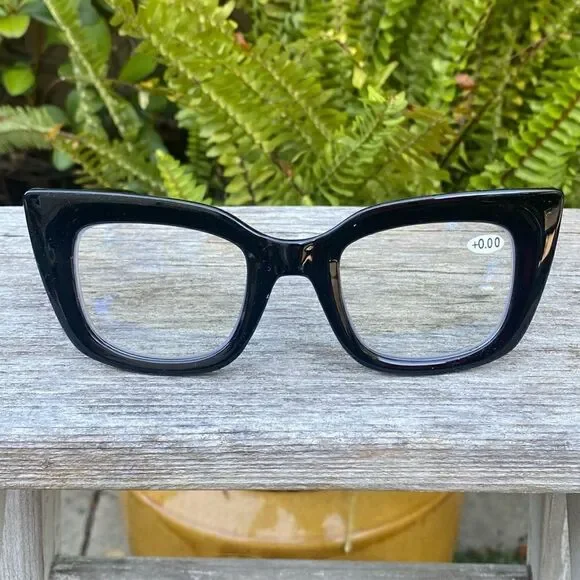 New Black Cat Eye Vintage Woman's Glasses Frame Retro Classic. Comes w/dust bag.