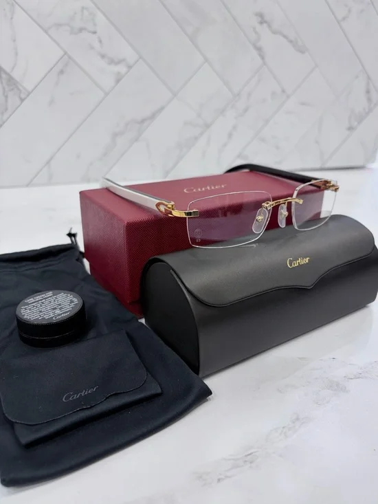 Cartier SUNGLASSES C ALLONGÉ DE CARTIER MOTIF white horns